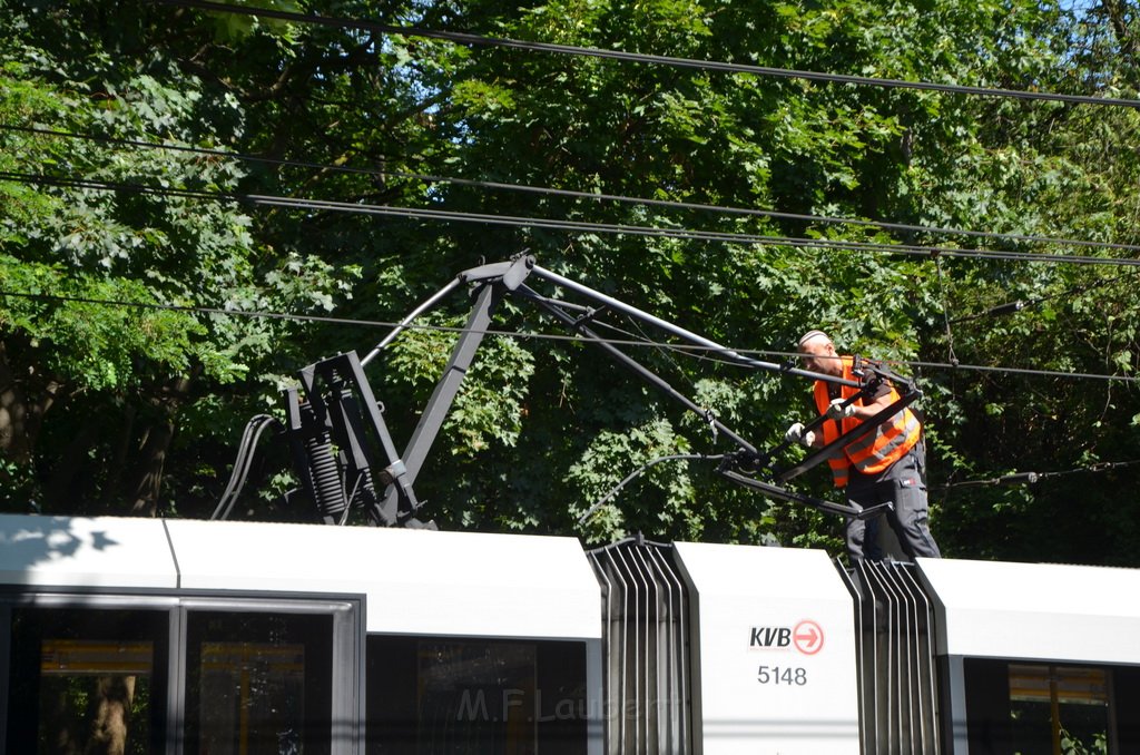 KVB Bahn defekt Koeln Buchheim Heidelbergerstr P44.JPG - Miklos Laubert